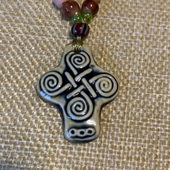 Celtic cross, vintage and artisan made. I can’t find another one just like it - Picture 4 of 13